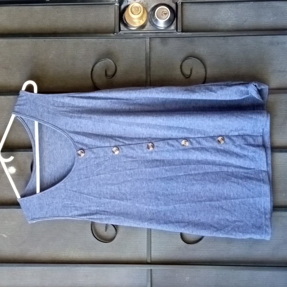 💜 $5 sale, blue button tank top size 2xl